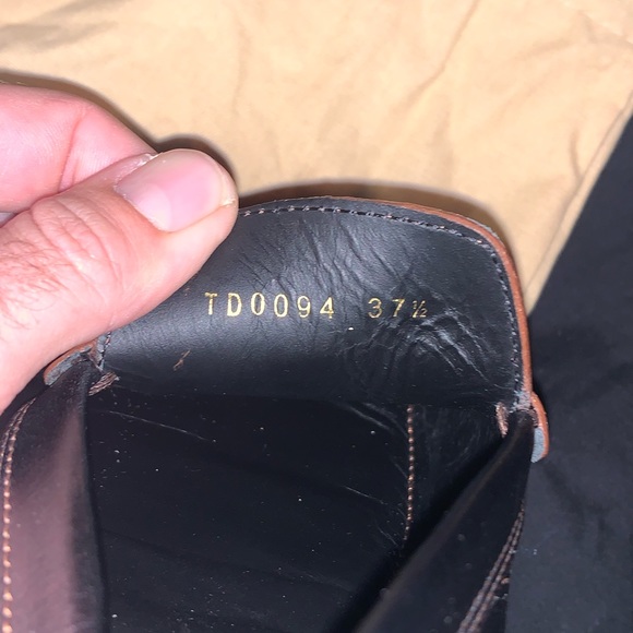 Woman’s Louis Vuitton Loafers - Picture 7 of 16